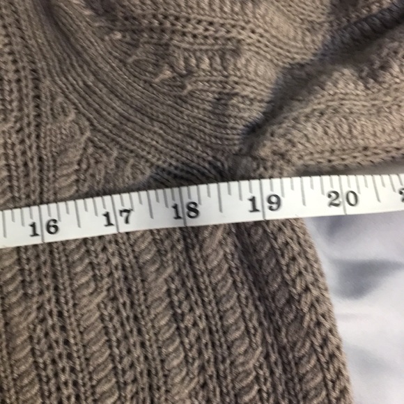 Loft sweater - medium - Picture 6 of 7